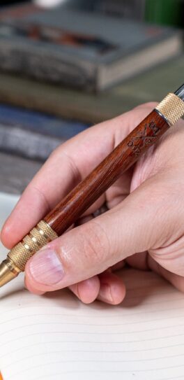 only-43-60-usd-for-the-wanderer-series-limited-edition-click-pen-online-at-the-shop_1.jpg